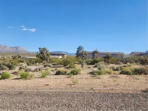 330 E Tusayan Dr, Meadview, AZ 86444 photo 2