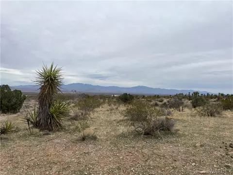 3096 S Mccraken Rd, Golden Valley, AZ 86413