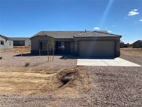 7436 E Curvo Dr, Kingman, AZ 86409