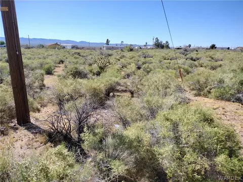 3813 N Bibo Dr, Golden Valley, AZ 86413