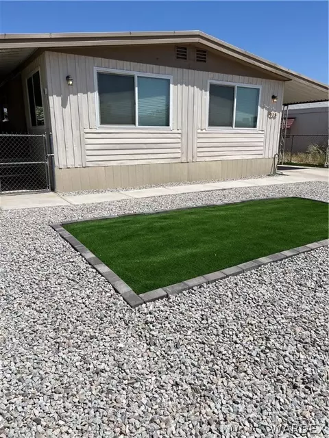 915 Glen Dr, Bullhead City, AZ 86442