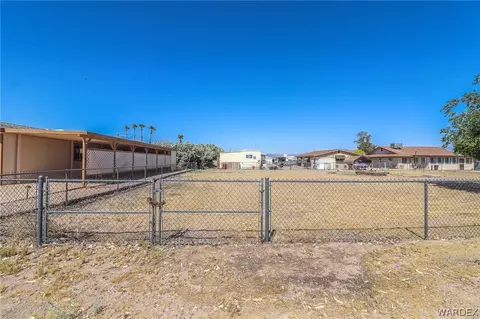 8305 S Spruce Dr, Mohave Valley, AZ 86440