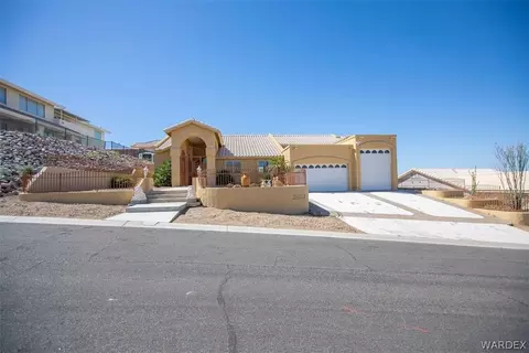 3476 Sunlamp Dr, Bullhead City, AZ 86429
