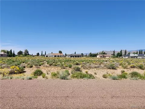 7539 E Cayuse Cir, Kingman, AZ 86401 photo 2