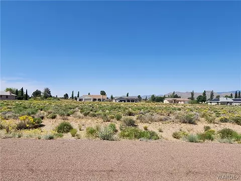 7539 E Cayuse Cir, Kingman, AZ 86401