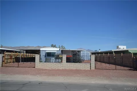 1055 Zircon Ave, Bullhead City, AZ 86442