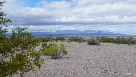 001 E Turquoise Dr, Kingman, AZ 86401
