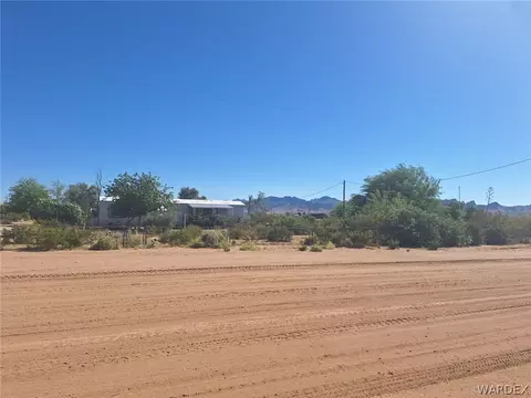 6892 W Shipp Dr, Golden Valley, AZ 86413