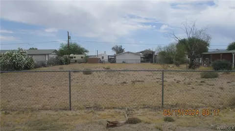 5399 E Yavapai Dr, Topock, AZ 86436