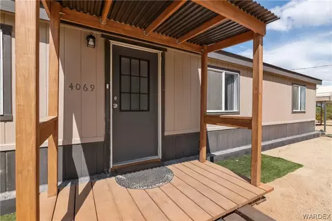 4069 N Cove Rd, Golden Valley, AZ 86413