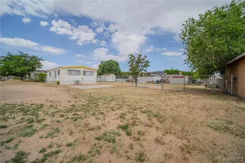 841 E Berk Ave, Kingman, AZ 86409 photo 2