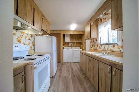 841 E Berk Ave, Kingman, AZ 86409 photo 9