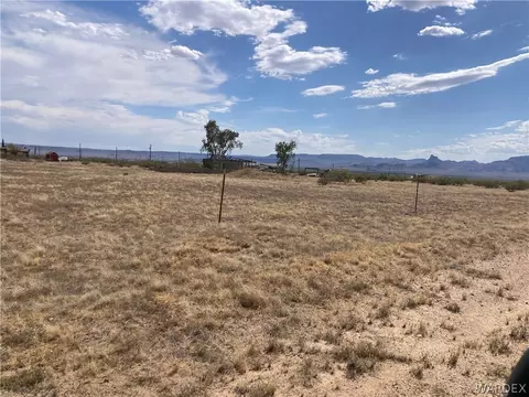 4590 W Imperial Dr, Golden Valley, AZ 86413