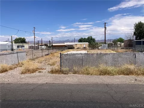 2028 Hualapai Dr, Bullhead City, AZ 86442