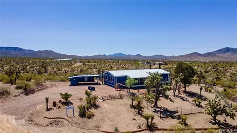 8556 W Wildhorse Dr, White Hills, AZ 86445