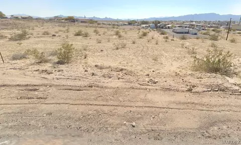 5092 E Chiricahua Dr, Topock, AZ 86436