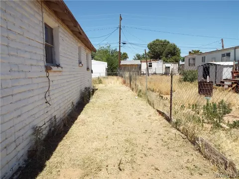 Exterior - 3535 E Cardinal Ln, Kingman, AZ 86409 photo 2 of 5