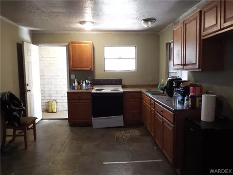 Kitchen - 3535 E Cardinal Ln, Kingman, AZ 86409 photo 1 of 3