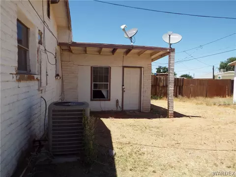 Exterior - 3535 E Cardinal Ln, Kingman, AZ 86409 photo 3 of 5
