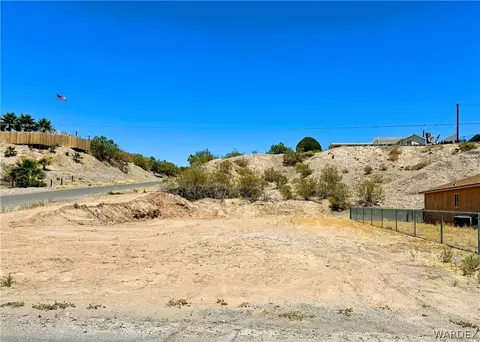 901 Swan Dr, Bullhead City, AZ 86442