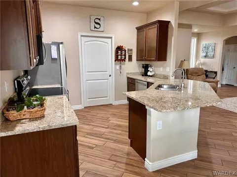 7898 E Monte Tesoro Dr, Kingman, AZ 86401 photo 9