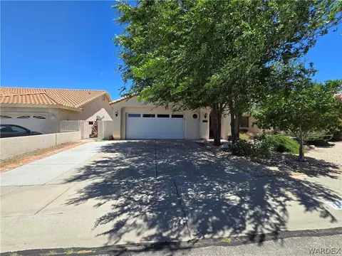 2608 Golf Dr, Kingman, AZ 86401