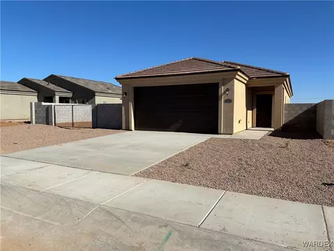 3331 E Farm Crst, Kingman, AZ 86409