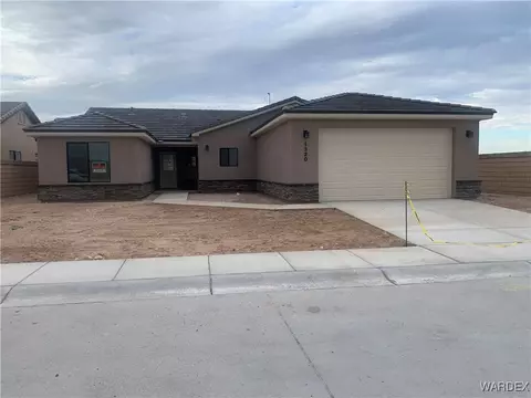 1320 E Cherry Creek Dr, Fort Mohave, AZ 86426