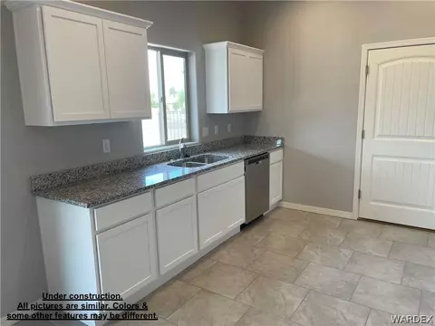 3330 E Farm Crest Ave, Kingman, AZ 86409 photo 9
