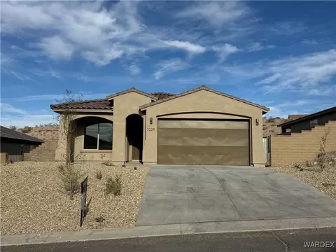 3229 Secret Pass Canyon Dr, Bullhead City, AZ 86429