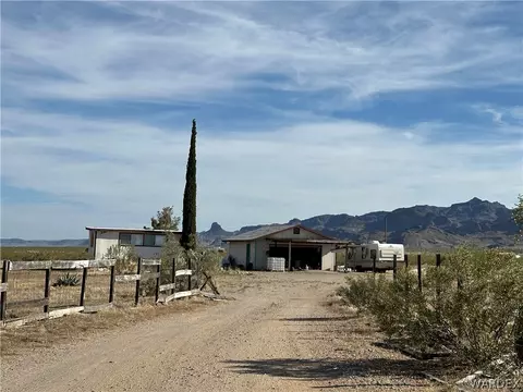 7346 W Shinarump Dr, Golden Valley, AZ 86413