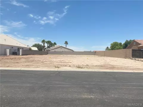 1693 E Valley Parkway Pkwy, Mohave Valley, AZ 86440