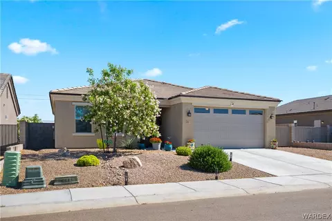 3611 Oak Cliffs Ave, Kingman, AZ 86401