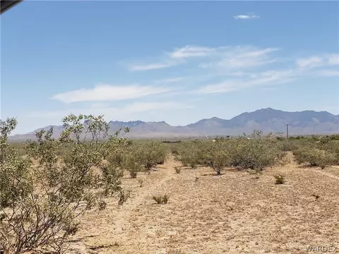 000 N Diane Rd, Dolan Springs, AZ 86441