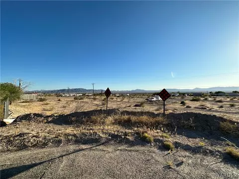 5084 El Mirage Pl, Topock, AZ 86436