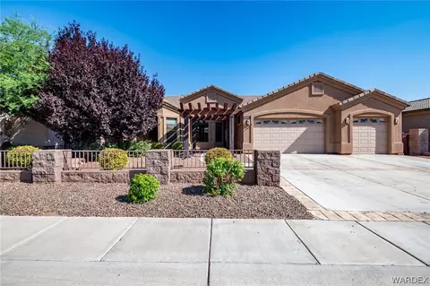 846 Country Club Dr, Kingman, AZ 86401