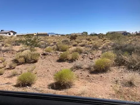 7062 E Alvarado Dr, Kingman, AZ 86401