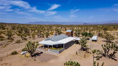 18416 N Magnolia Dr, Dolan Springs, AZ 86441