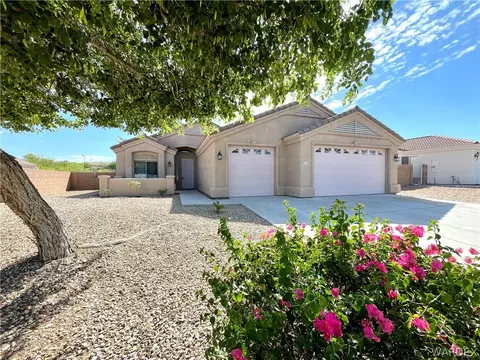 1126 Bella Luna Dr, Bullhead City, AZ 86429