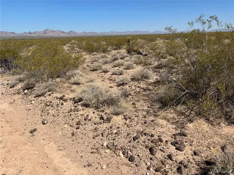 W2 Of Lot 1028 W Granada Drive, Golden Valley, AZ 86413
