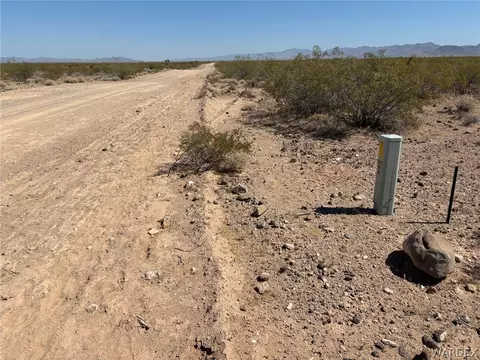 W2 Of Lot 1029 W Granada Drive, Golden Valley, AZ 86413
