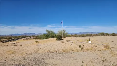 000 S Frontage Rd, Yucca, AZ 86438