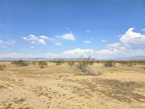3366 S Alamo Rd, Golden Valley, AZ 86413