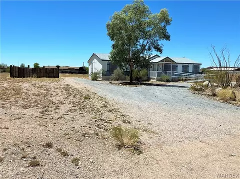 3176 W Mcconnico Rd, Golden Valley, AZ 86413