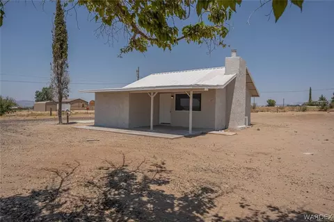 4050 W Chino Dr, Golden Valley, AZ 86413