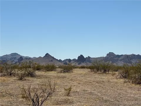2161 S Cowlic Rd, Golden Valley, AZ 86413