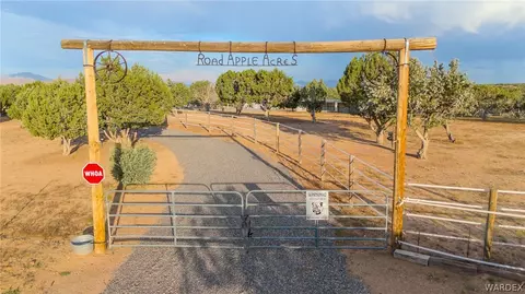 10270 E Blake Ranch Rd, Kingman, AZ 86401 photo 2