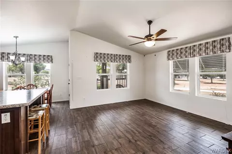1133 E Aralia Dr, Kingman, AZ 86409 photo 2