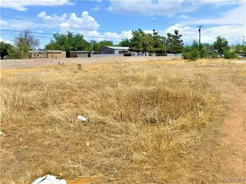 - E Oriole Lane, Kingman, AZ 86409