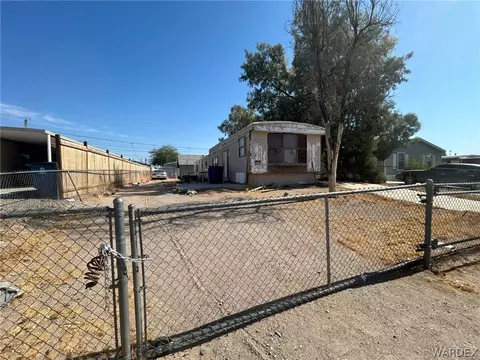 1041 Navajo Dr, Bullhead City, AZ 86442